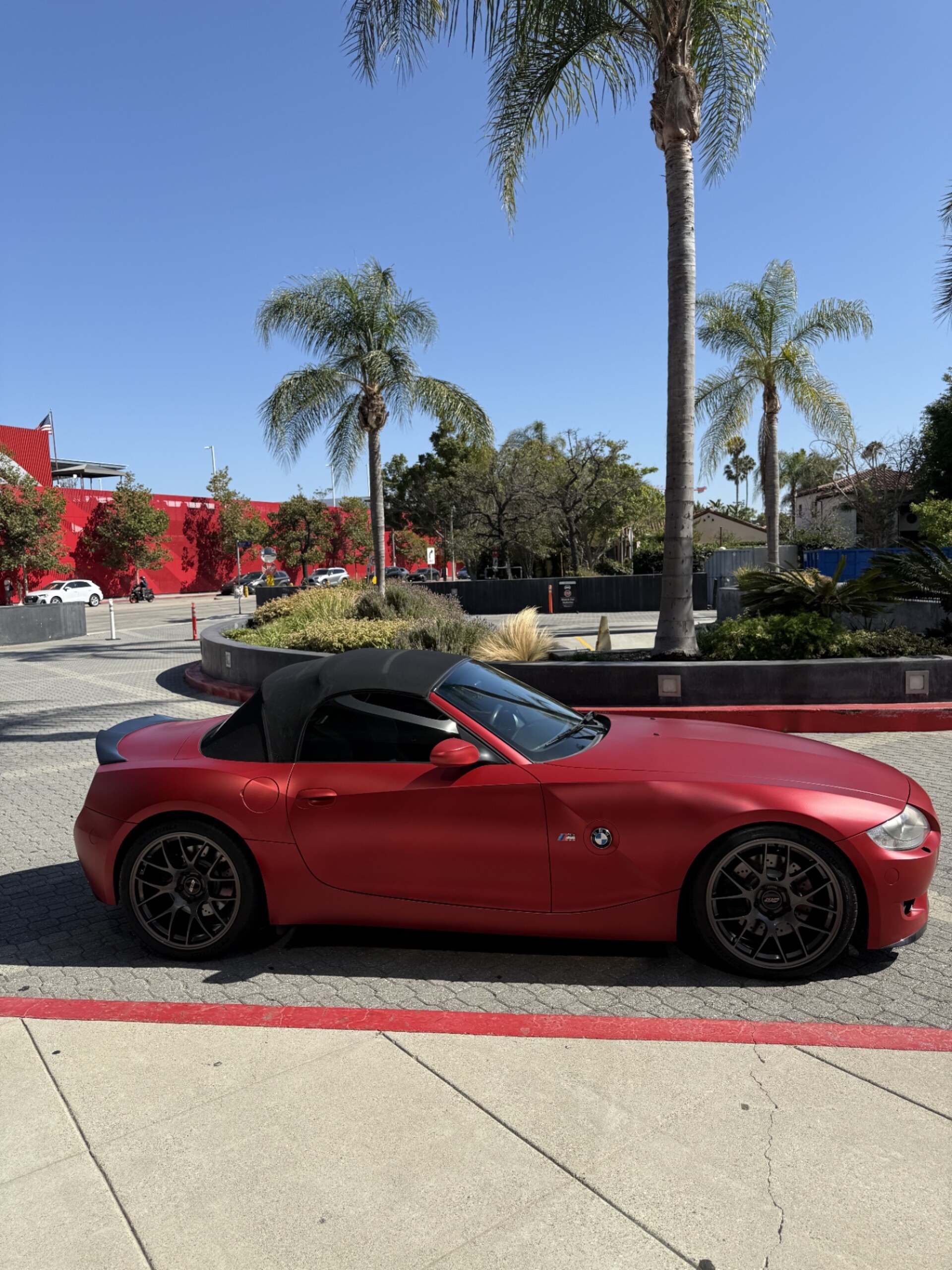 2006 BMW Z4 M Roadster — view 2